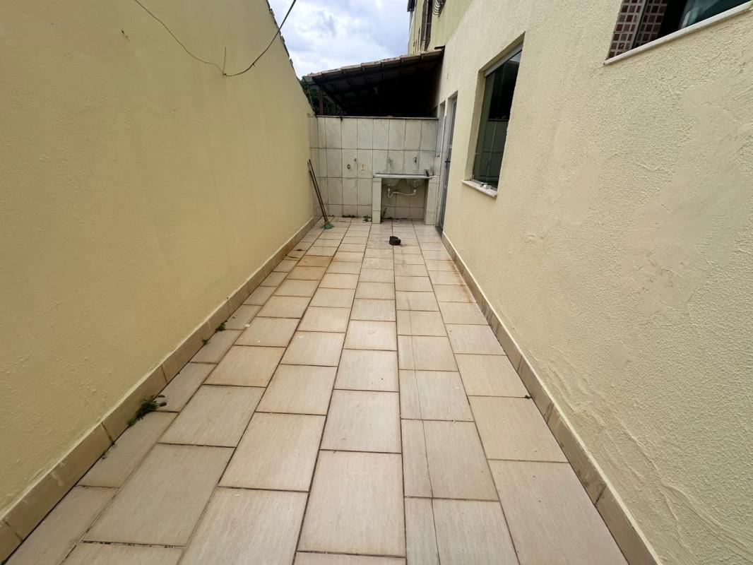 Casa, Cabral, 2 Quartos, 1 Vaga