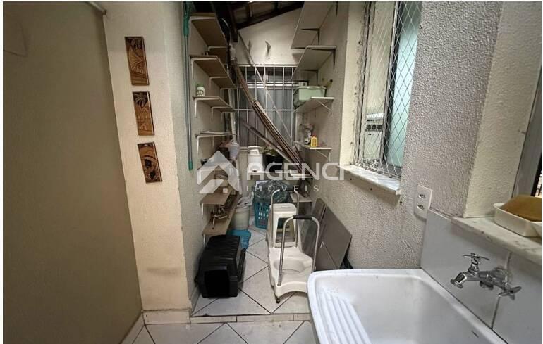 Apartamento, Sagrada Família, 3 Quartos, 0 Vaga, 1 Suíte
