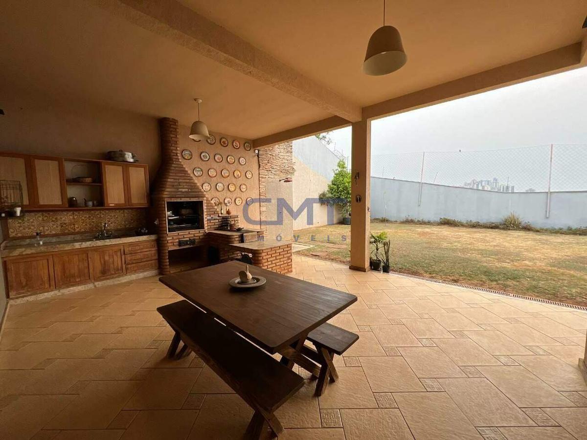 Casa, Estoril, 5 Quartos, 4 Vagas, 2 Suítes
