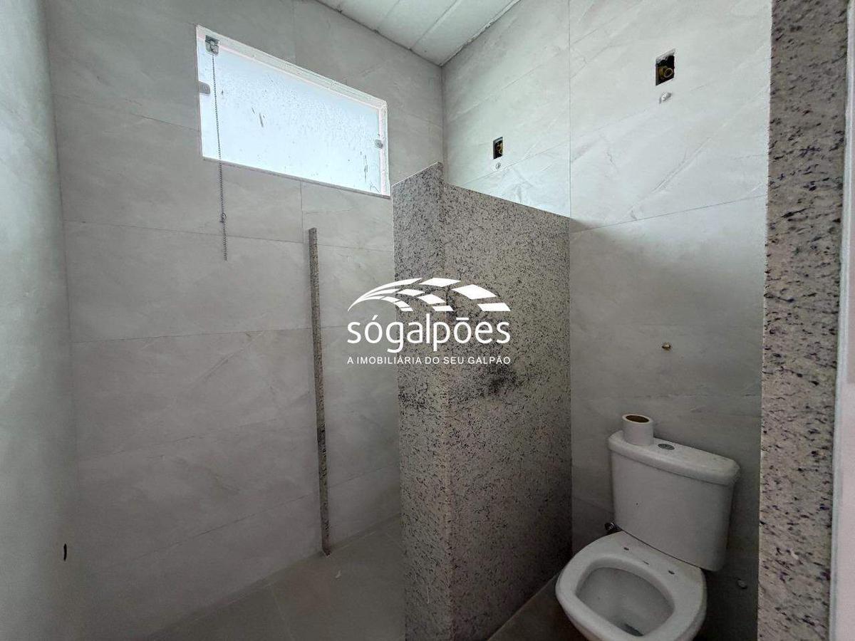 Galpão, Bandeirinhas, 6 Vagas