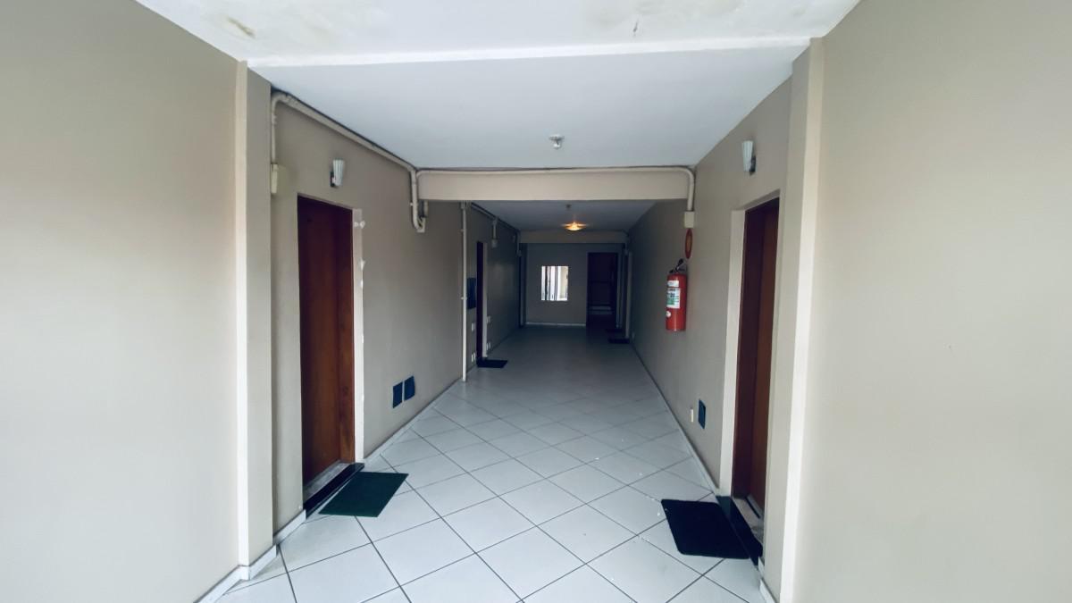 Prédio, Paquetá, 20 Quartos, 0 Vaga
