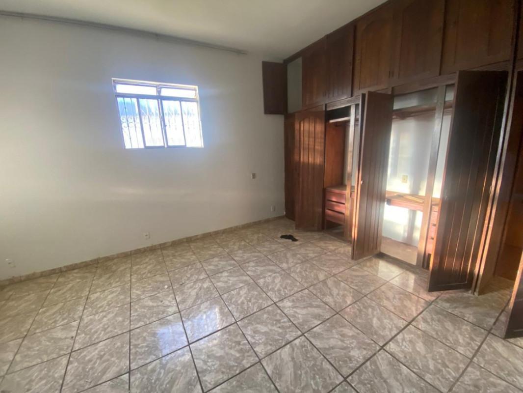 Casa, Recanto do Cedro, 4 Quartos, 8 Vagas, 1 Suíte
