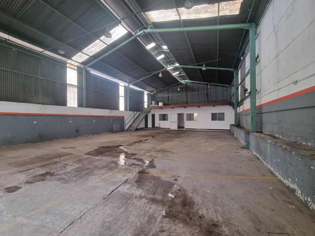 Galpão, Flamengo, 0 Quarto, 10 Vagas