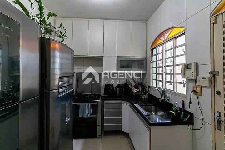 Casa, Camargos, 3 Quartos, 0 Vaga, 1 Suíte