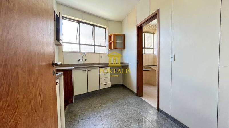 Apartamento, Cruzeiro, 4 Quartos, 2 Vagas, 1 Suíte