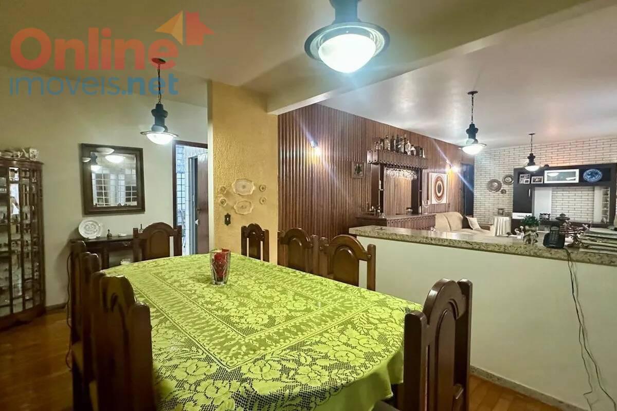 Casa, Serra, 4 Quartos, 0 Vaga, 1 Suíte