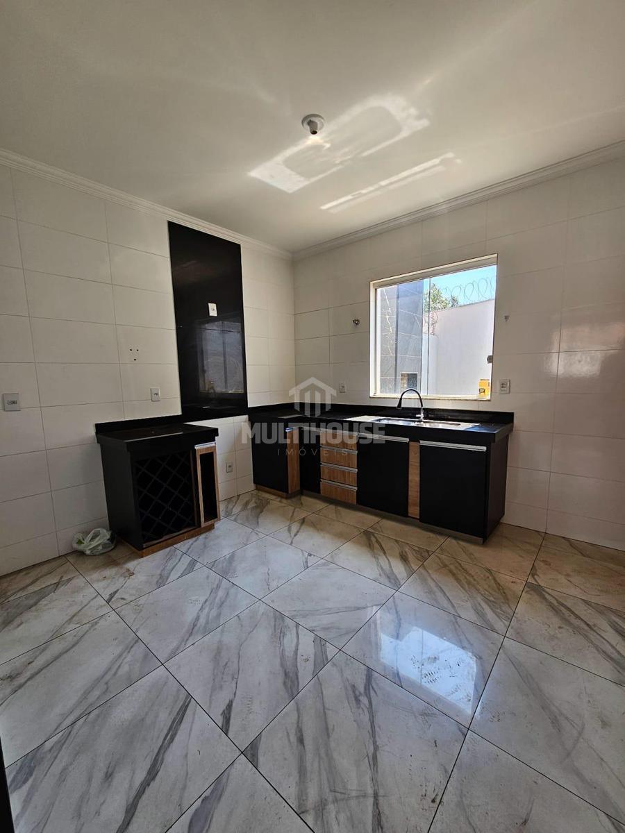 Casa, Santa Mônica, 3 Quartos, 2 Vagas, 1 Suíte