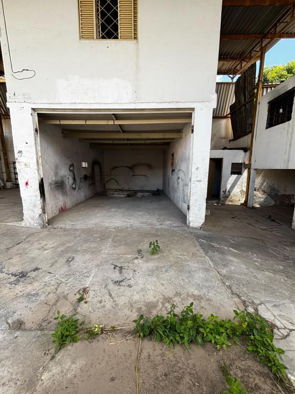 Galpão, Nova Floresta, 0 Quarto, 15 Vagas
