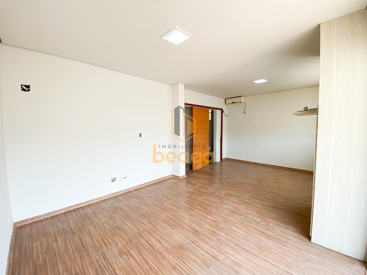 Casa, Parque Turistas, 4 Quartos, 2 Vagas, 2 Suítes