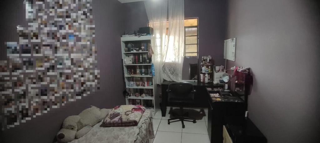 Casa, Nações Unidas, 4 Quartos, 0 Vaga, 1 Suíte