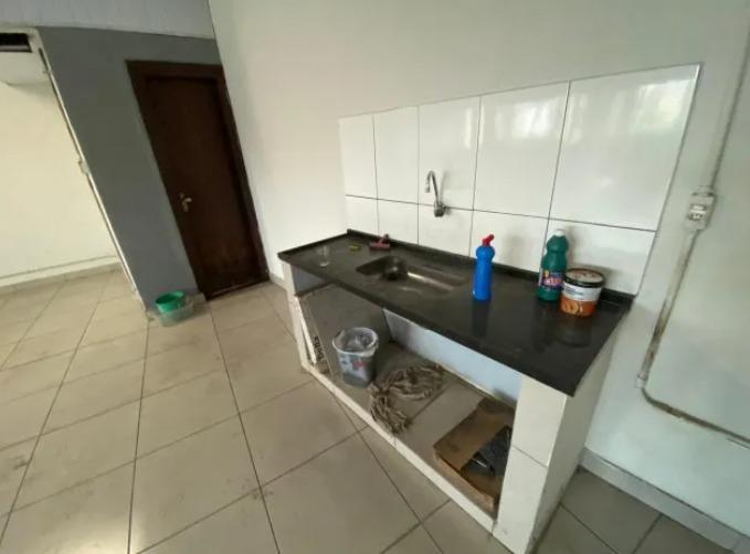Andar, Centro, 1 Quarto, 0 Vaga