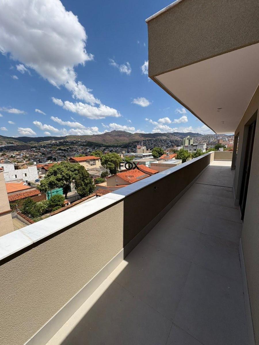Cobertura, Esplanada, 4 Quartos, 2 Vagas, 1 Suíte