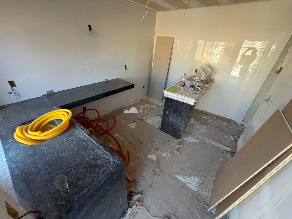 Casa, Planalto, 4 Quartos, 3 Vagas, 4 Suítes