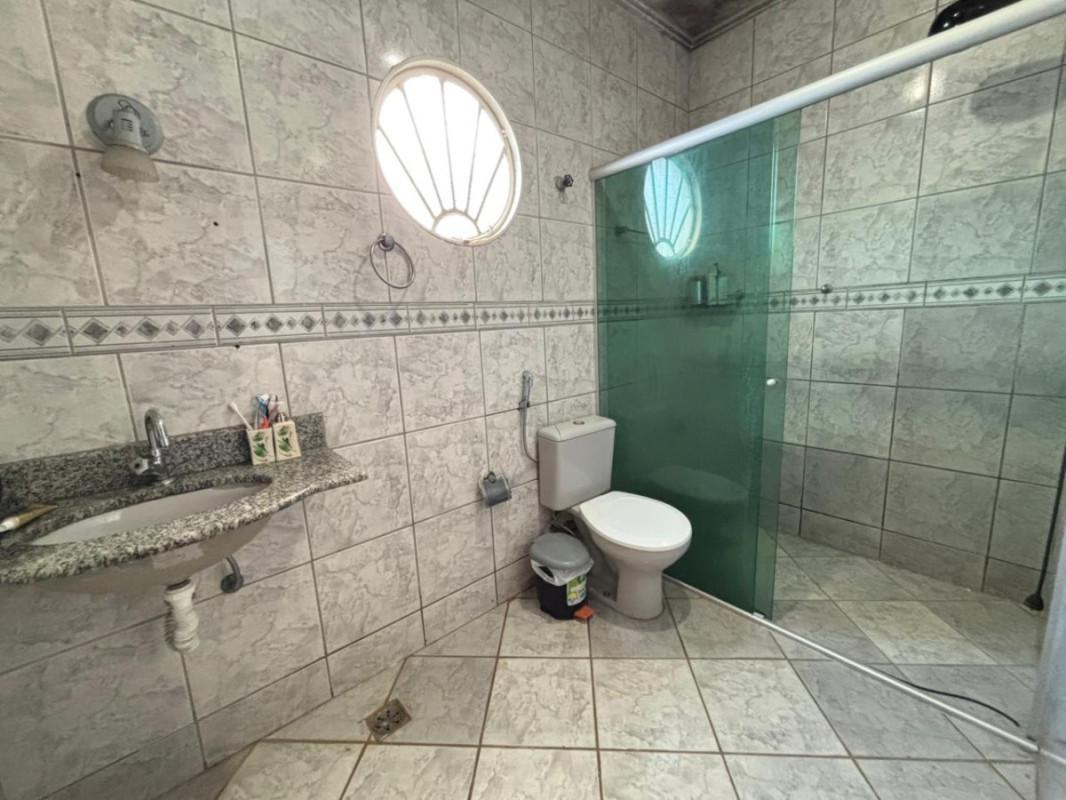 Casa, Cachoeirinha, 3 Quartos, 12 Vagas, 1 Suíte