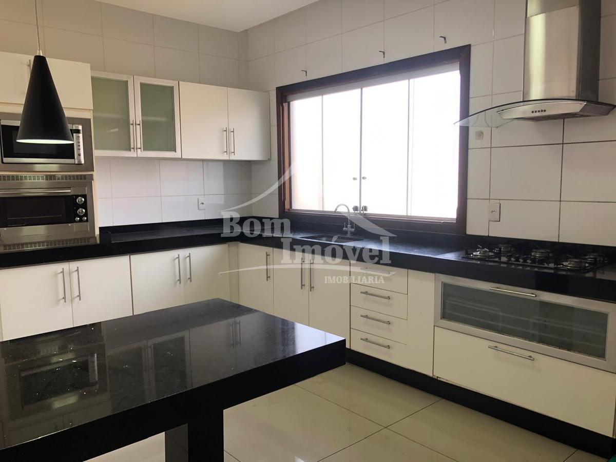 Casa, Centro, 2 Quartos, 2 Vagas, 1 Suíte