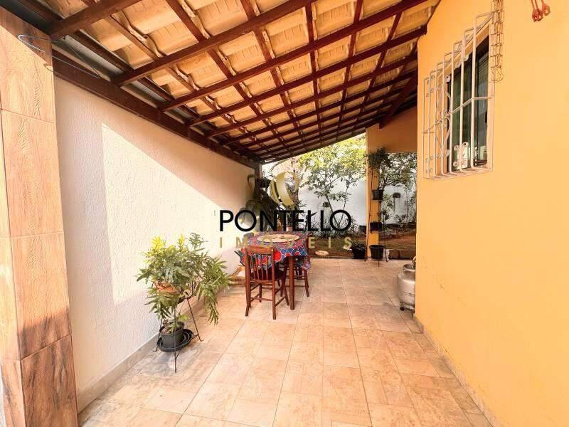 Casa, Fernão Dias, 3 Quartos, 2 Vagas, 1 Suíte