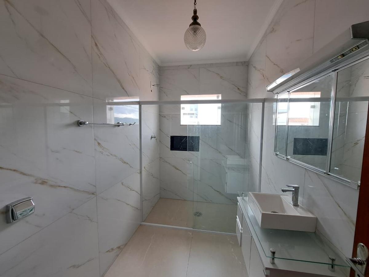 Casa, Centro, 3 Quartos, 0 Vaga