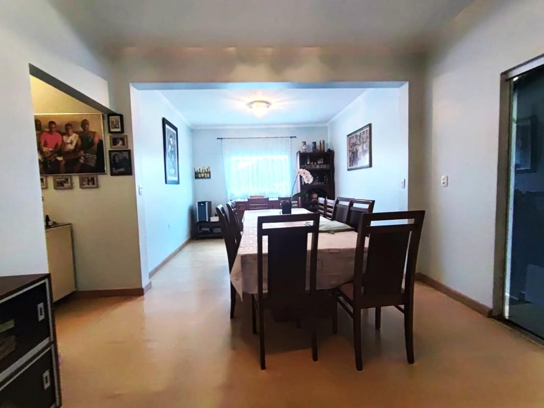 Casa, Europa, 8 Quartos, 3 Vagas, 2 Suítes