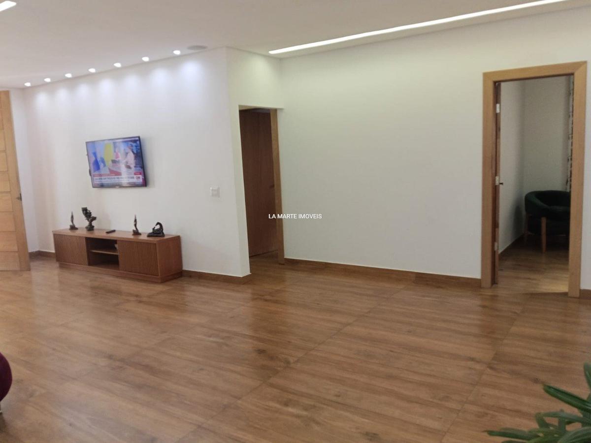 Casa, Santa Cruz Industrial, 4 Quartos, 3 Vagas, 1 Suíte