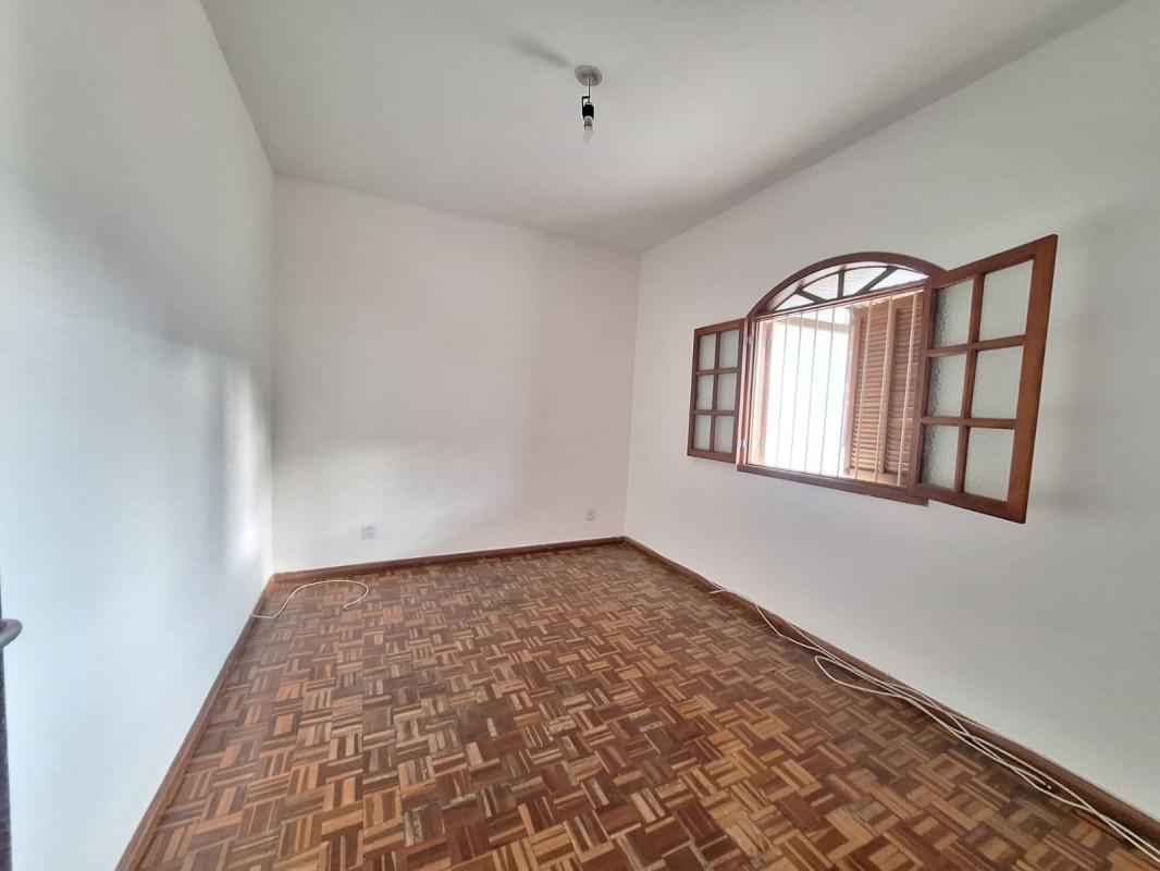 Casa, Santa Cruz, 5 Quartos, 1 Vaga, 1 Suíte