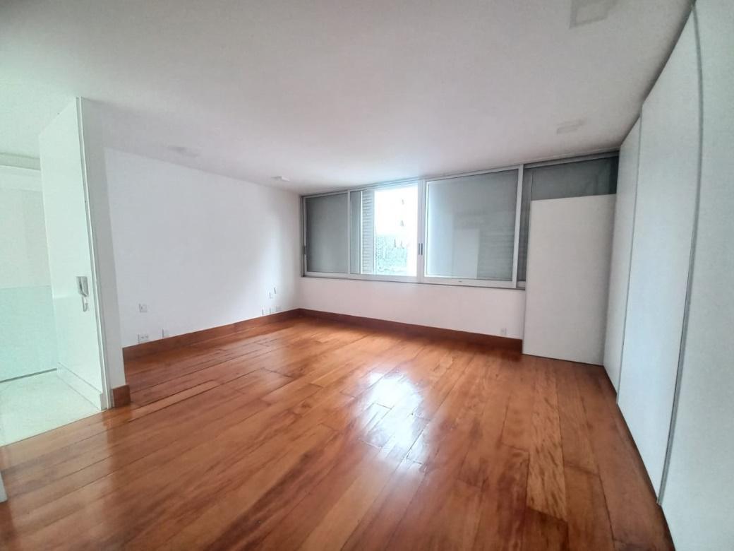 Cobertura, Funcionários, 4 Quartos, 3 Vagas, 2 Suítes