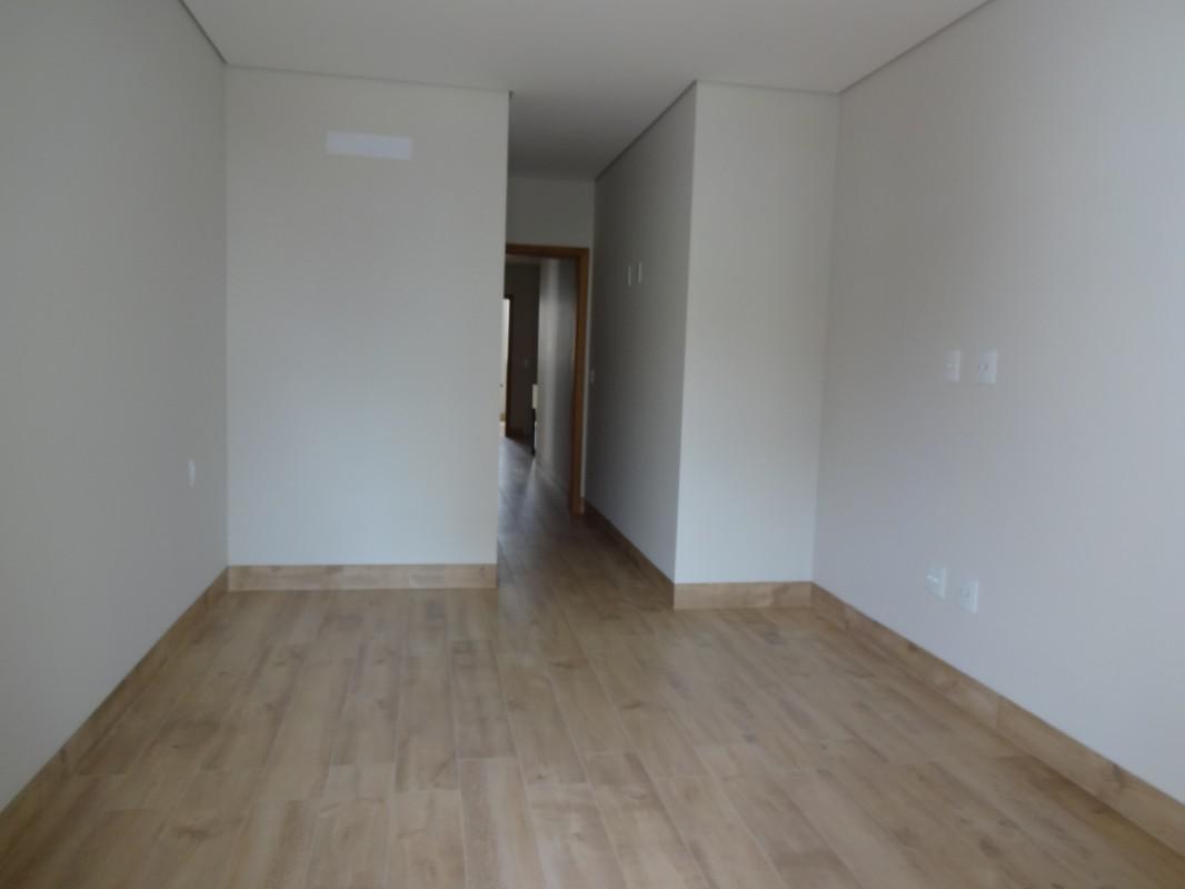 Casa, Jaraguá, 4 Quartos, 3 Vagas, 1 Suíte