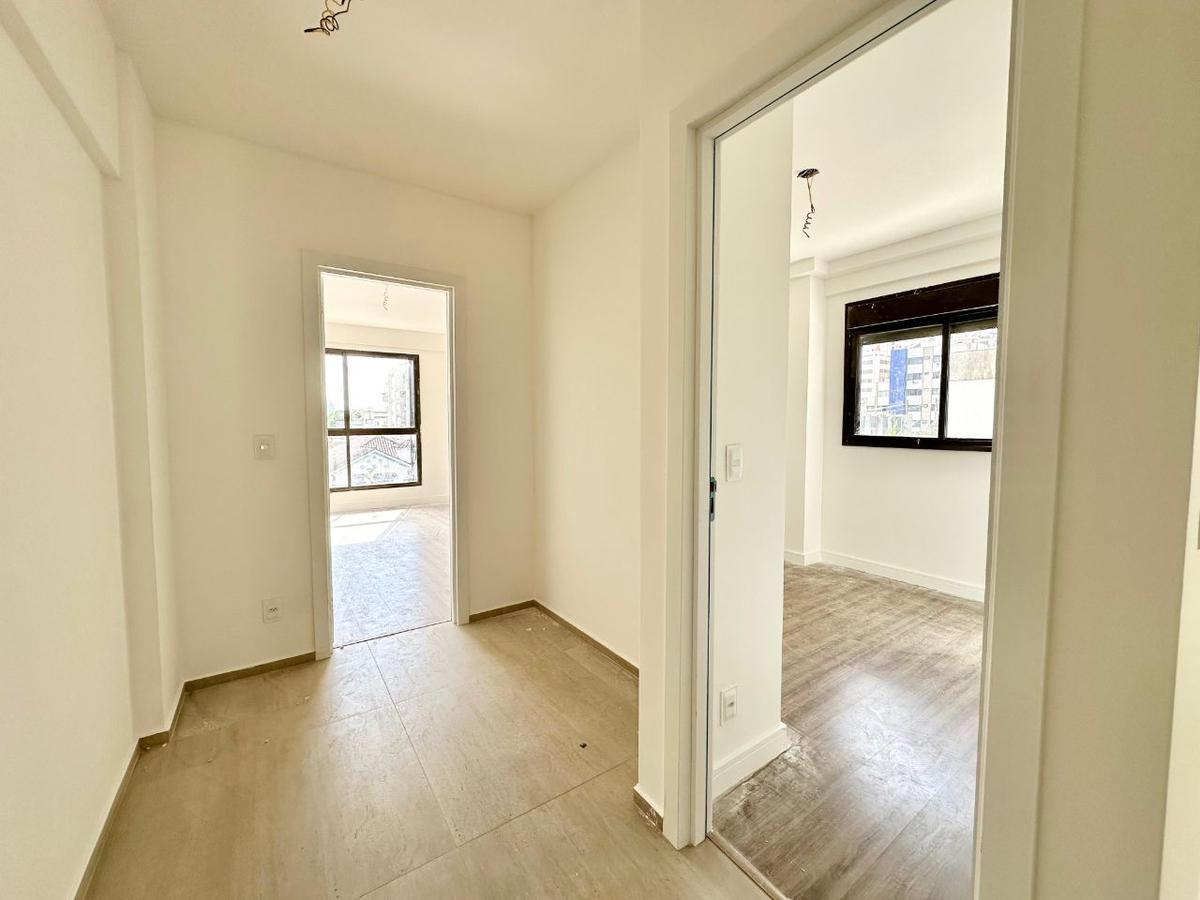 Apartamento, Funcionários, 2 Quartos, 2 Vagas, 1 Suíte