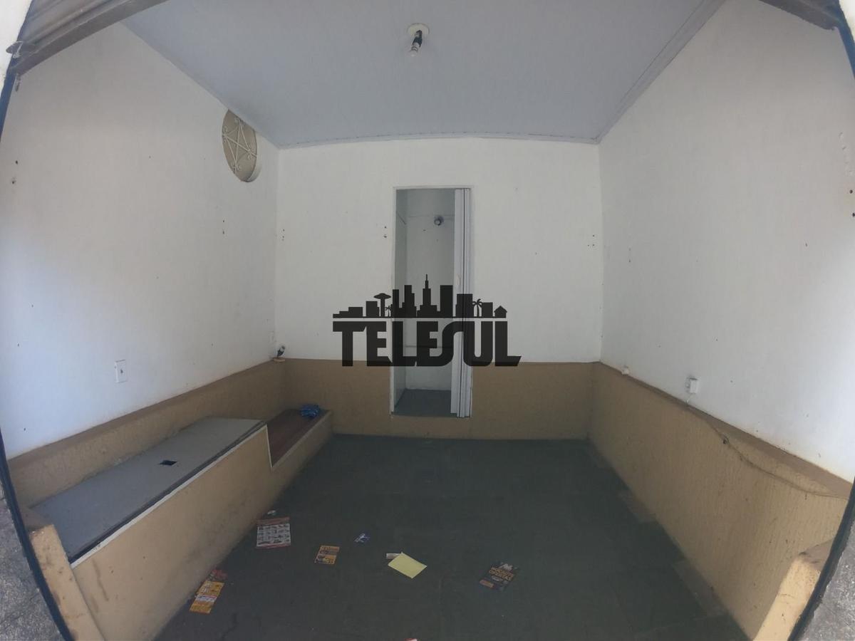 Casa, Centro, 4 Quartos, 0 Vaga, 1 Suíte