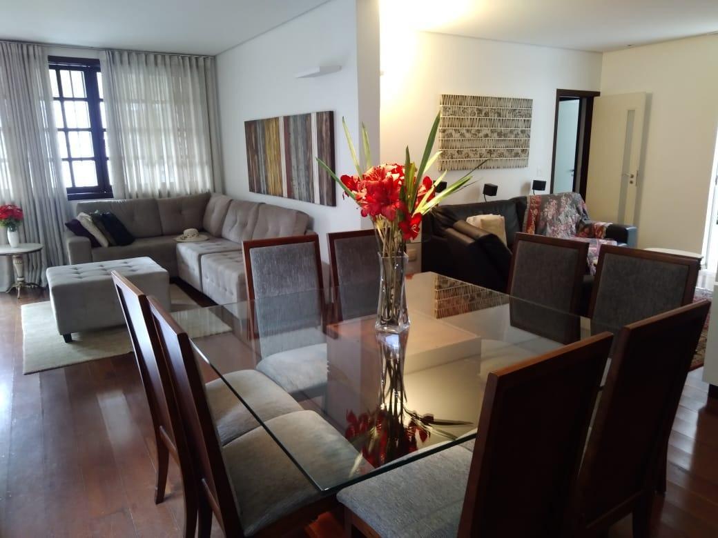 Casa, Jardim América, 3 Quartos, 5 Vagas, 1 Suíte