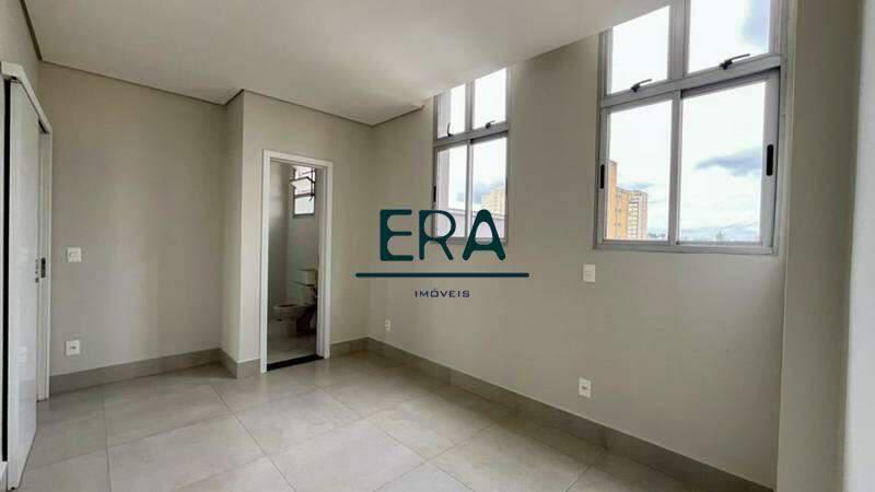 Cobertura, Centro, 2 Quartos, 0 Vaga, 4 Suítes