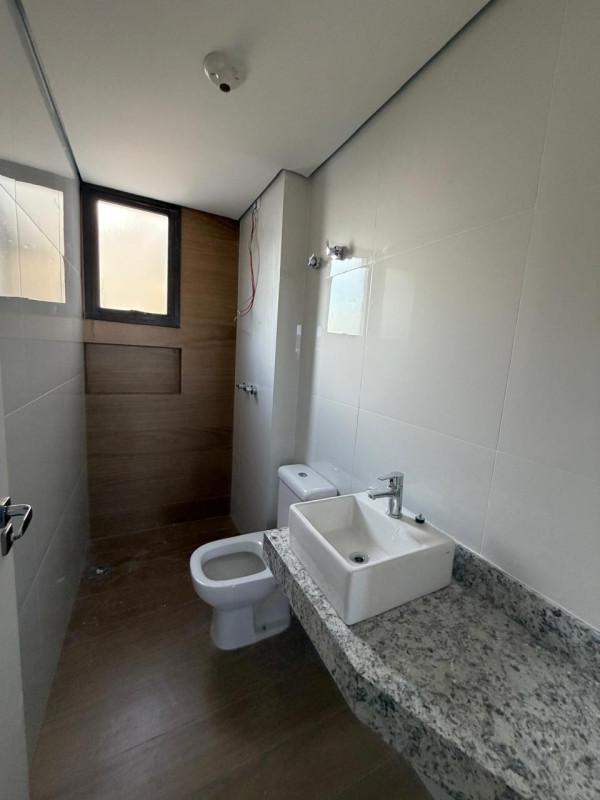 Cobertura, Tirol (barreiro), 3 Quartos, 2 Vagas, 1 Suíte