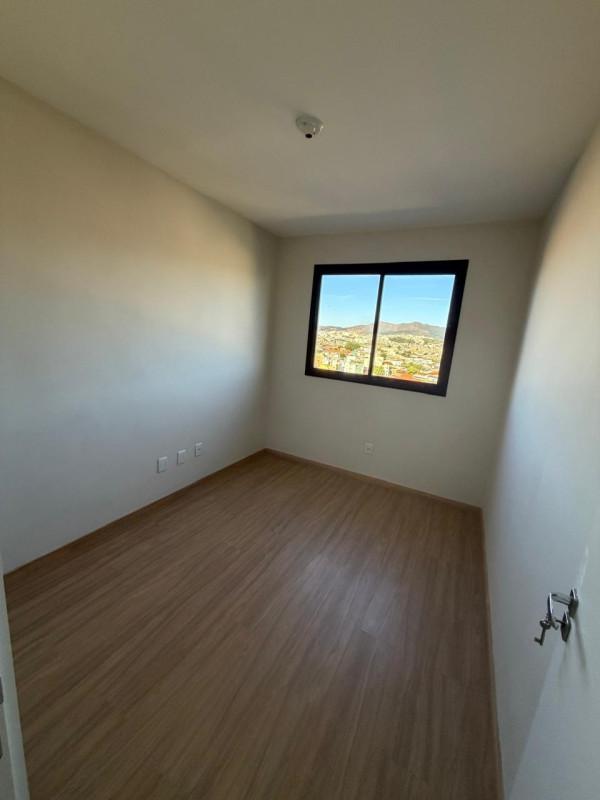 Cobertura, Tirol (barreiro), 3 Quartos, 2 Vagas, 1 Suíte