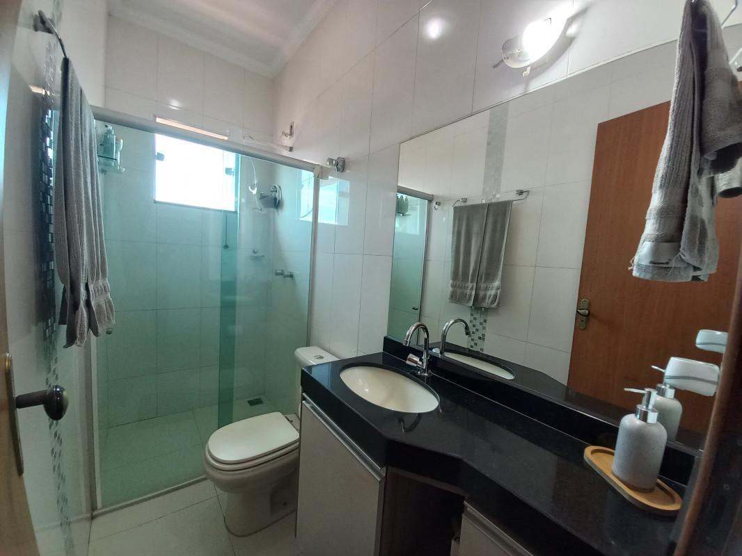 Casa, Industrial São Luiz, 3 Quartos, 2 Vagas, 1 Suíte