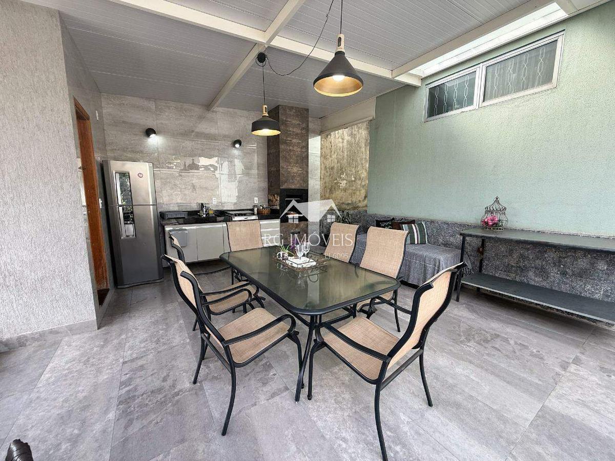 Casa, Tirol (barreiro), 3 Quartos, 2 Vagas, 1 Suíte