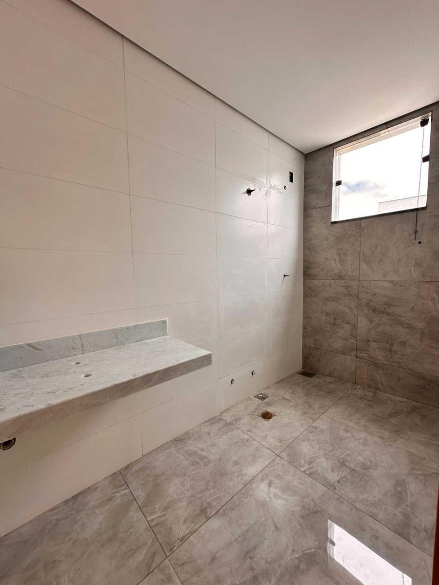 Casa, Vale das Orquídeas, 3 Quartos, 2 Vagas, 1 Suíte