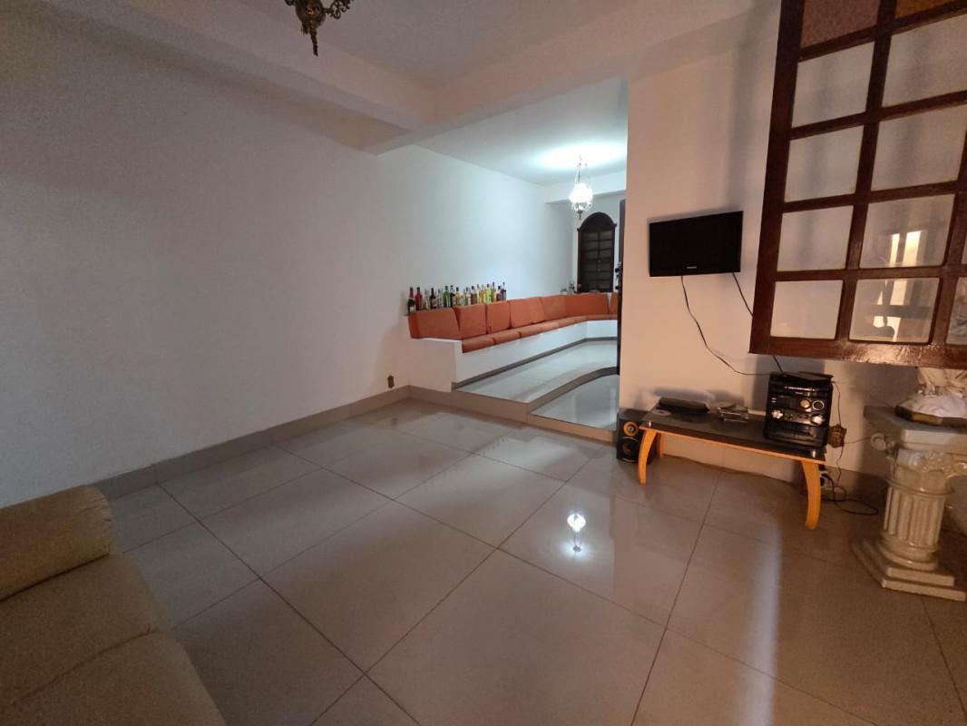 Casa, Coqueiros, 4 Quartos, 1 Vaga, 1 Suíte