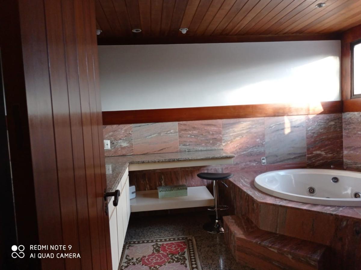 Casa em Condomínio, Braúnas, 5 Quartos, 6 Vagas, 5 Suítes