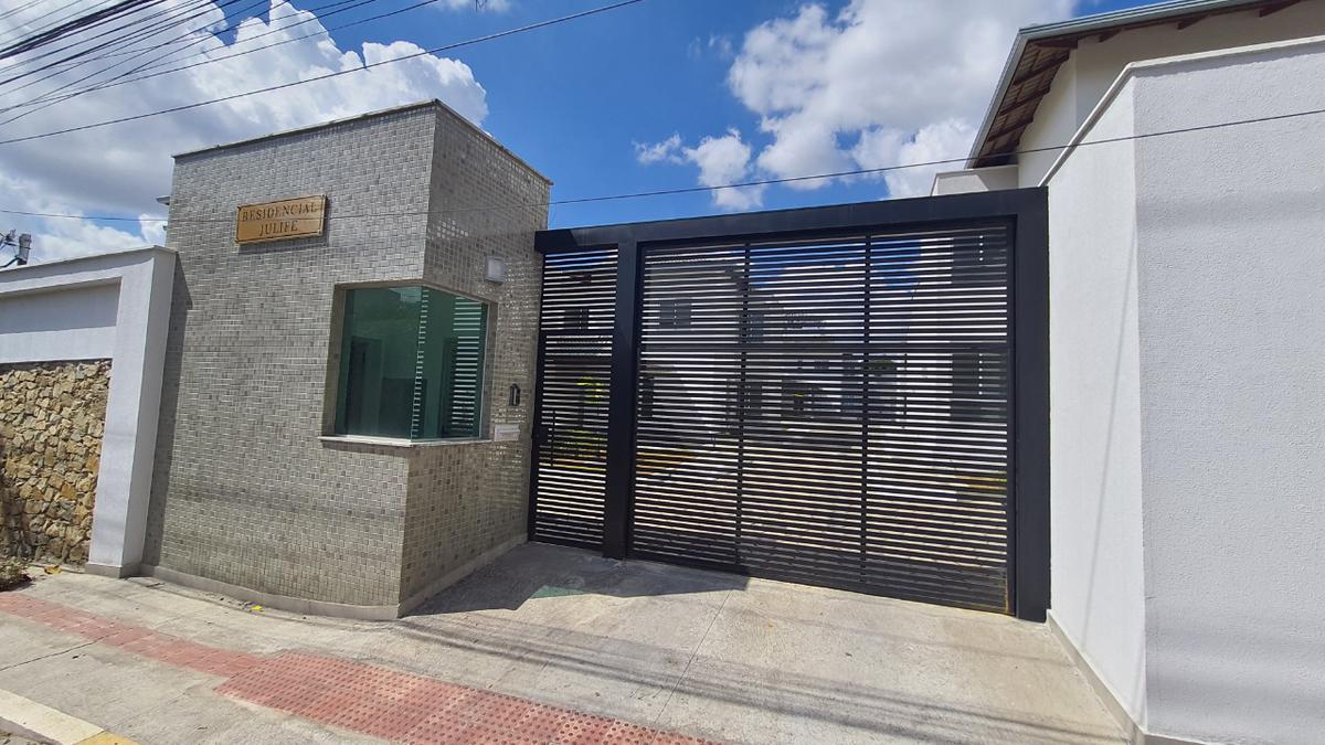 Casa, Centro, 3 Quartos, 2 Vagas, 1 Suíte