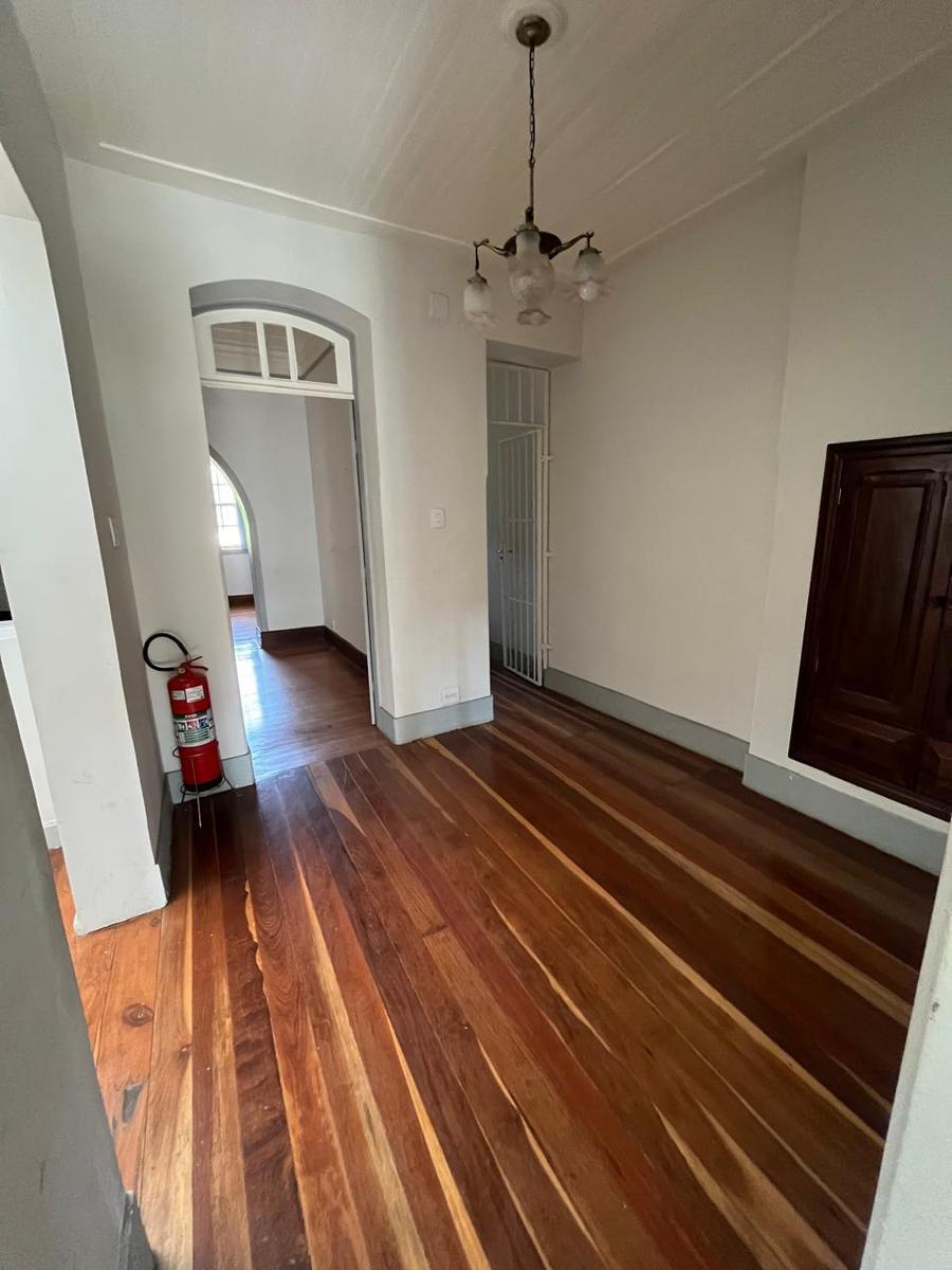 Casa, Centro, 5 Quartos, 0 Vaga, 1 Suíte