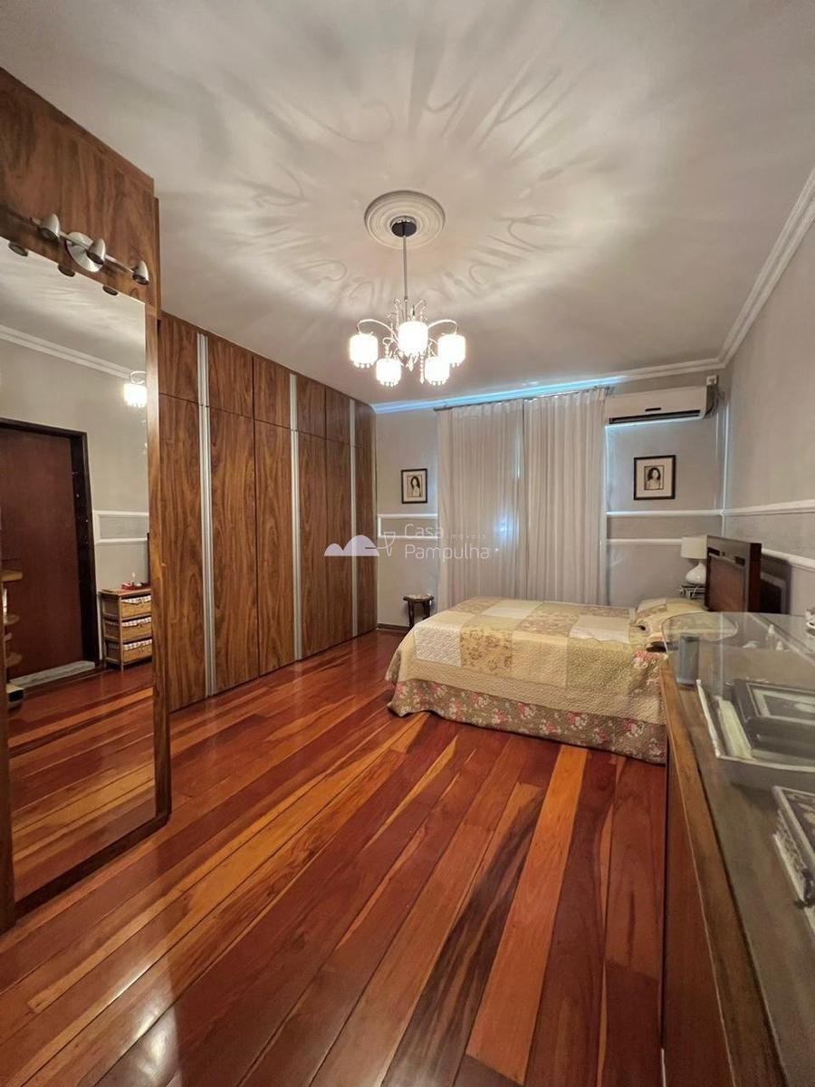 Casa, Planalto, 6 Quartos, 4 Vagas, 2 Suítes