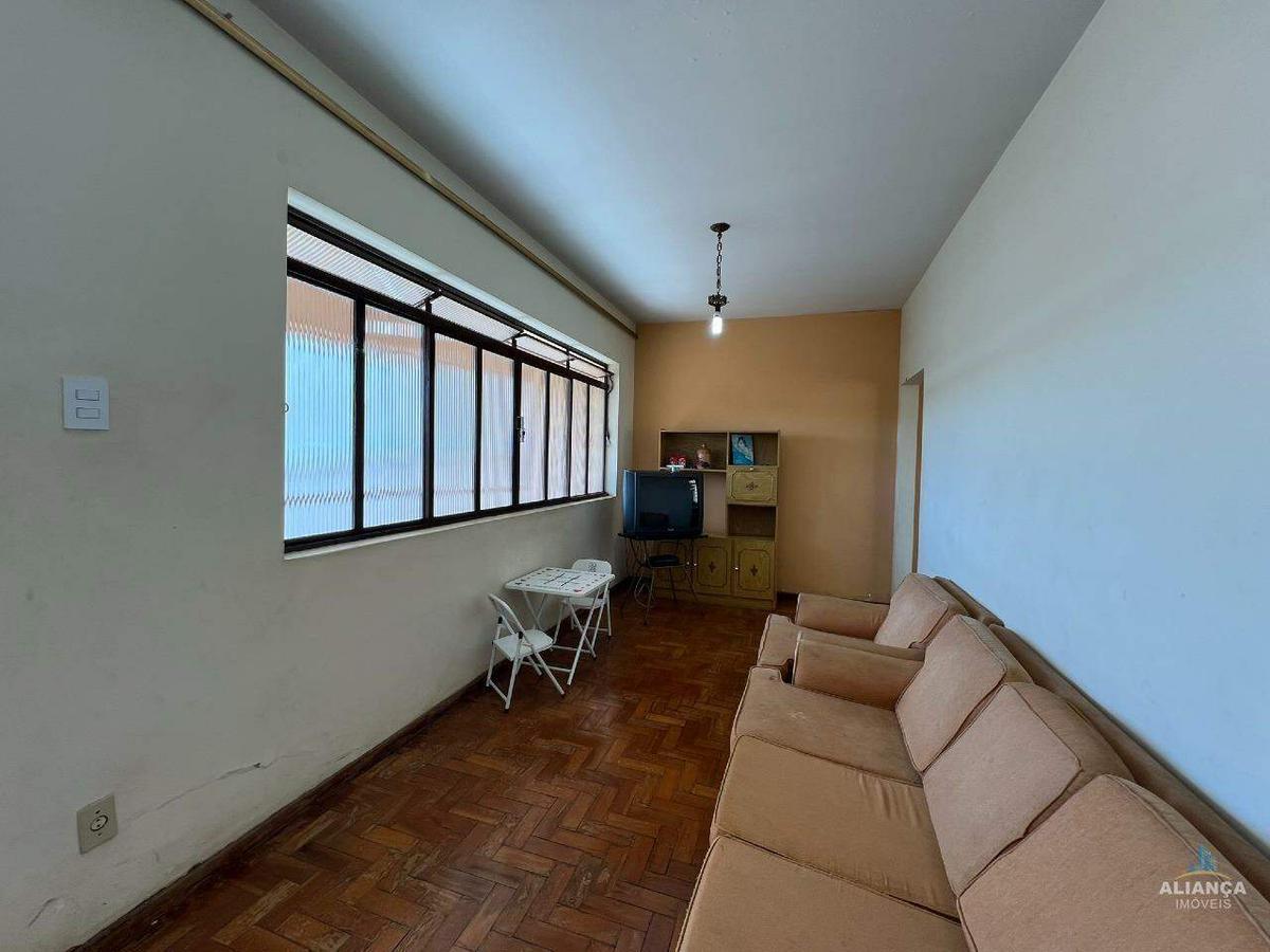 Casa, Centro, 3 Quartos, 4 Vagas, 2 Suítes