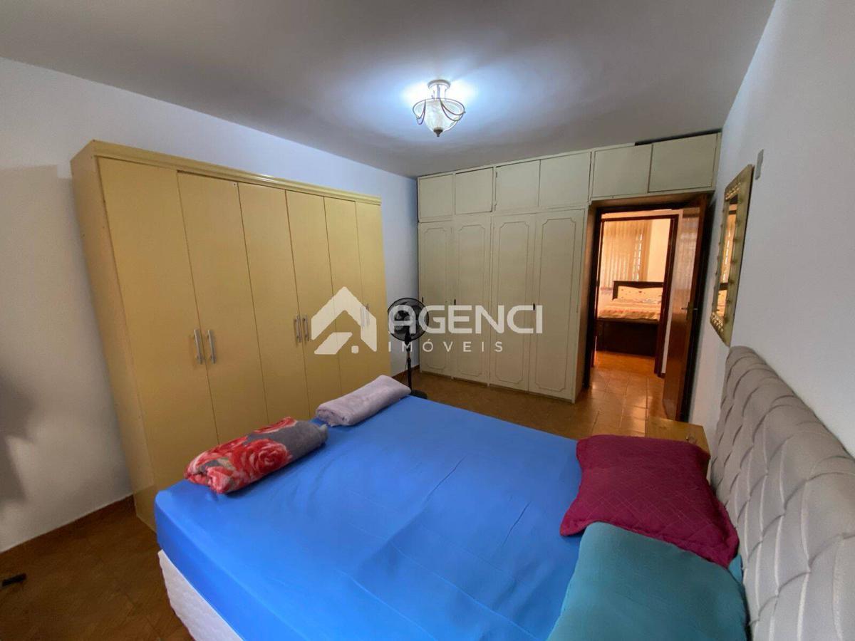 Casa, Arvoredo, 4 Quartos, 0 Vaga, 1 Suíte