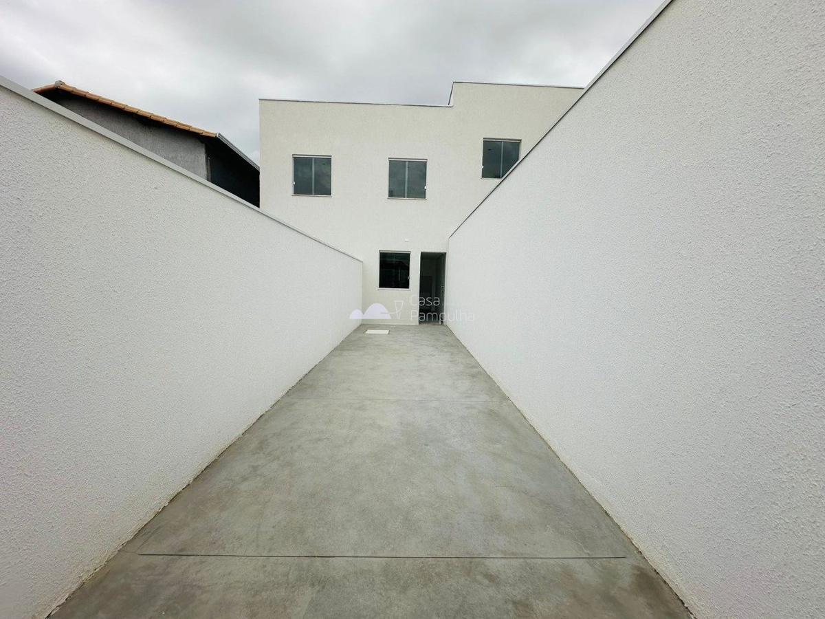 Casa, Jardim Leblon, 2 Quartos, 2 Vagas