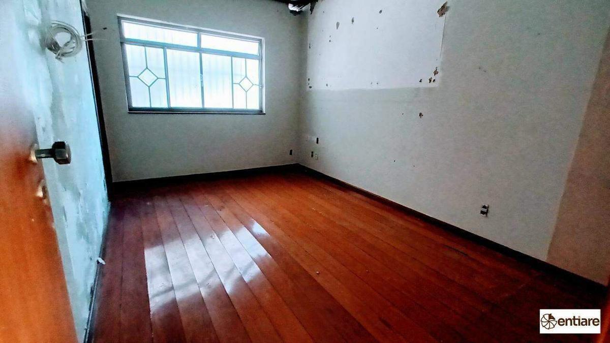 Casa Comercial, Venda Nova, 7 Quartos, 0 Vaga, 1 Suíte