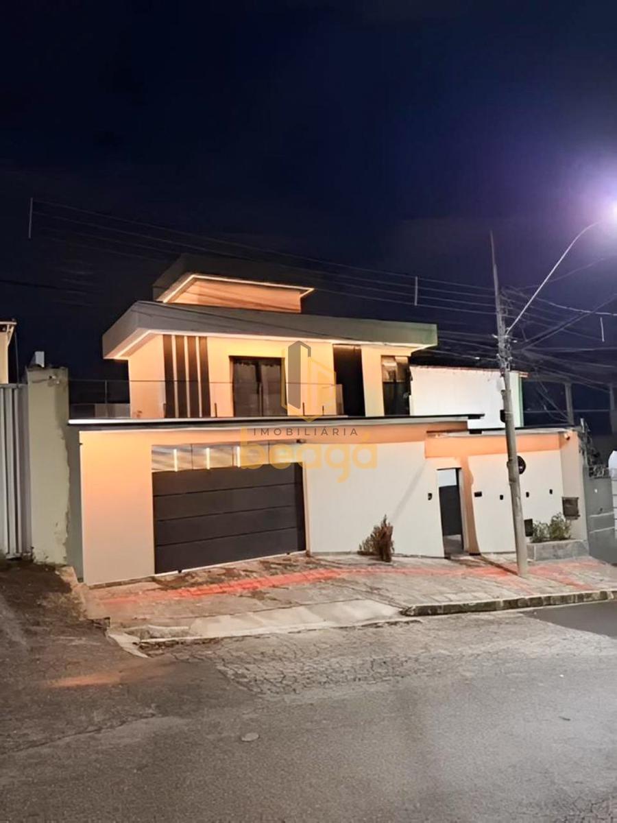 Casa, Industrial, 4 Quartos, 5 Vagas, 1 Suíte