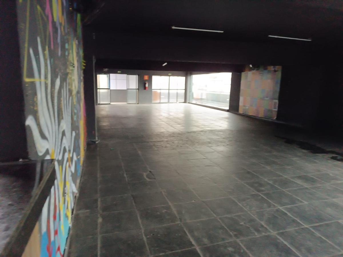 Prédio, Barreiro, 0 Quarto, 0 Vaga