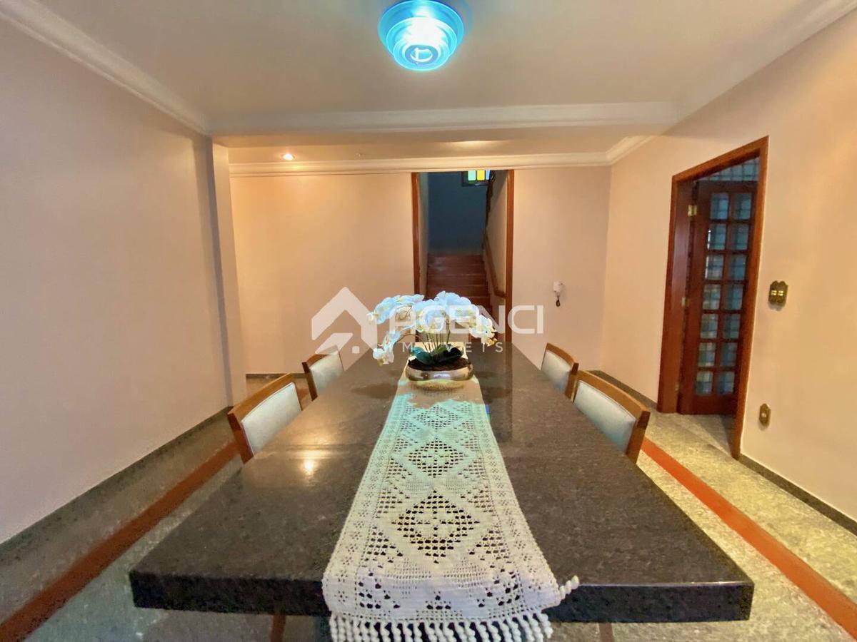 Casa, Camargos, 5 Quartos, 0 Vaga, 1 Suíte