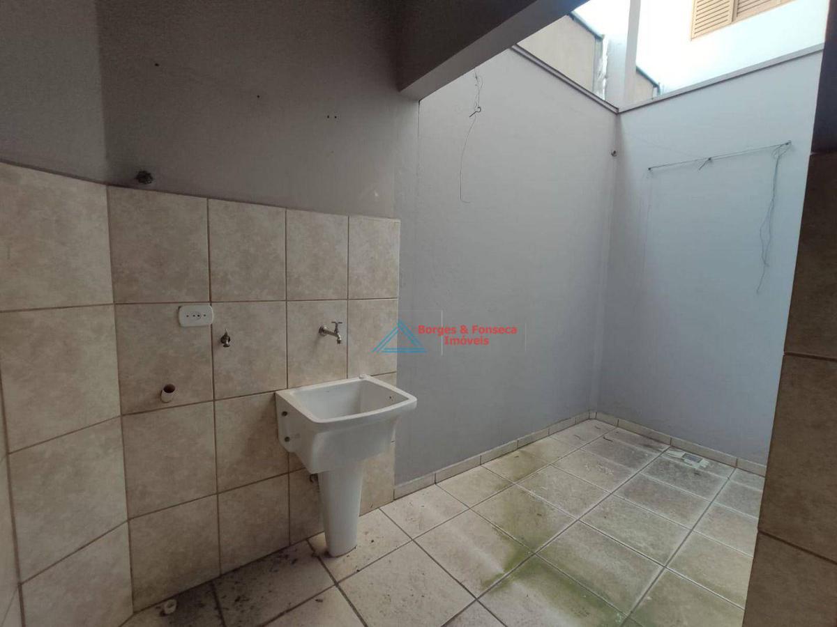 Prédio, Centro, 0 Quarto, 0 Vaga