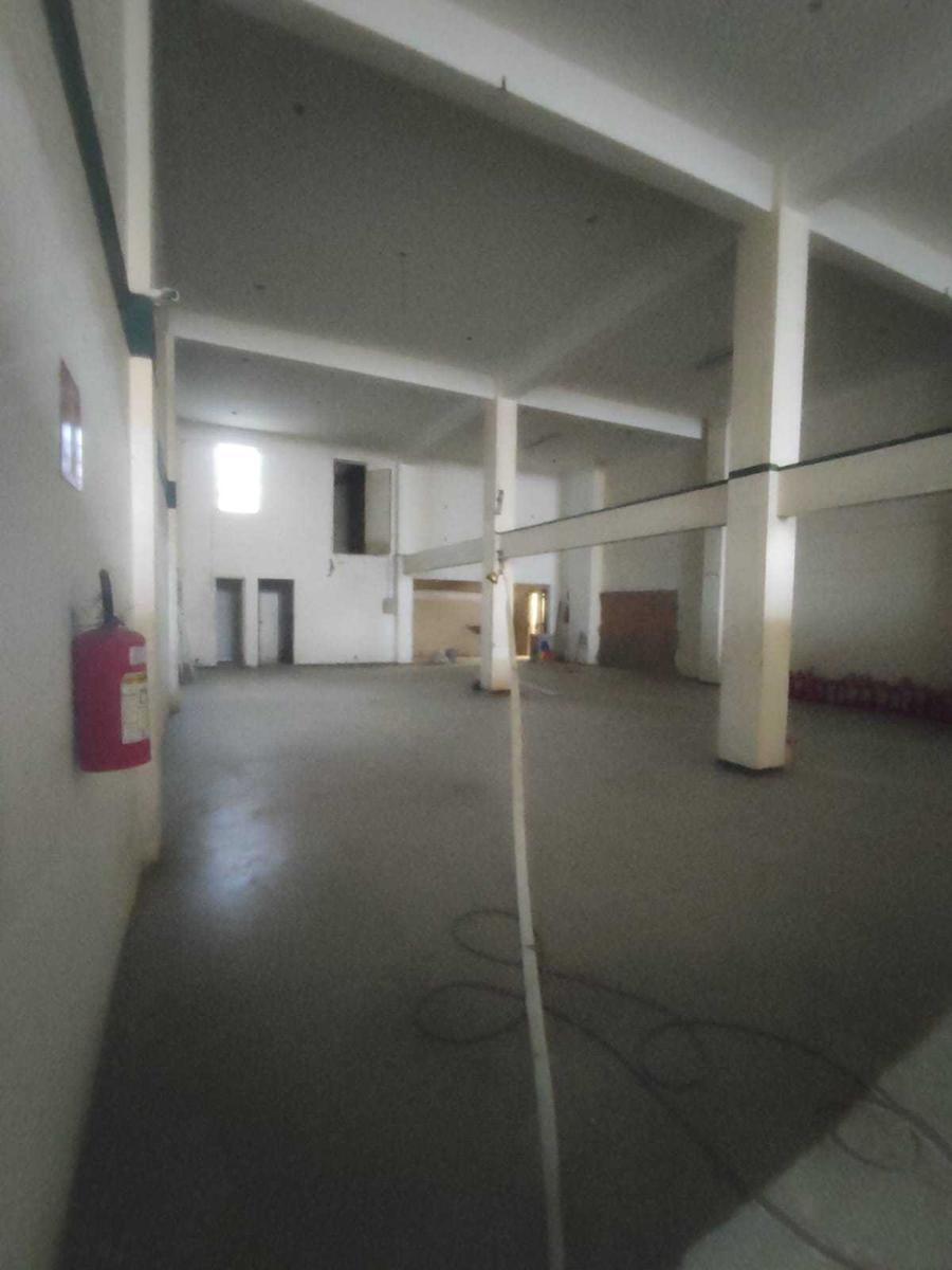 Galpão, Santa Terezinha, 0 Quarto, 10 Vagas