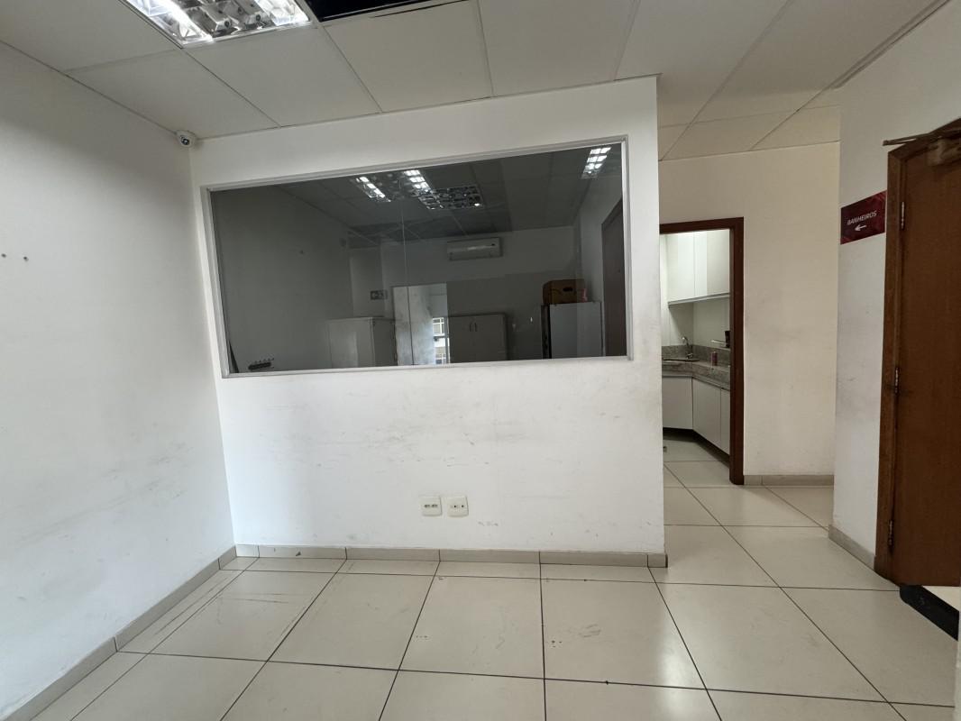 Andar, Centro, 0 Quarto, 10 Vagas